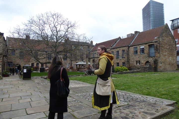 90 minute Old Newcastle Walking Tour - FREE castle entry included