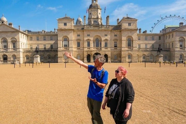 London River Story - Private Full-Day Boat and Land Tour