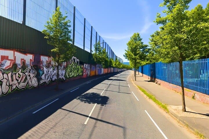 Belfast Troubles Self Guided Walking Tour with an APP