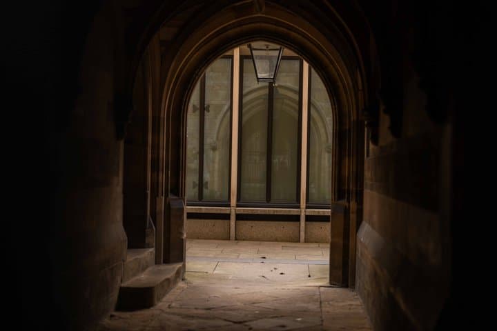 Cambridge After Dark: University Ghost Tour by Alumni™