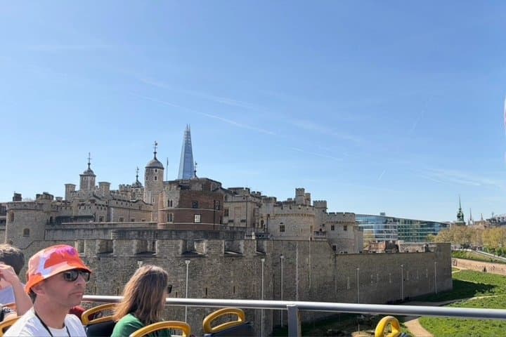Panoramic London: 2hr Open-Top Bus Tour of London with Live Guide