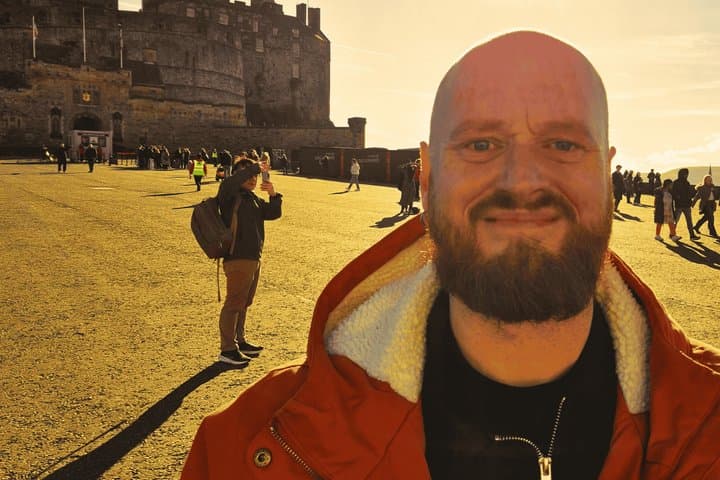 Indoor Historical Comedy Tour of Edinburgh with A Comedian