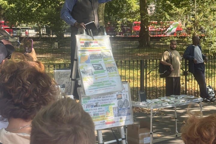 Hyde Park and Kensington Gardens Walking Tour