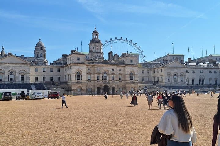2h Royal London Walk: Buckingham Palace, Westminster & Big Ben