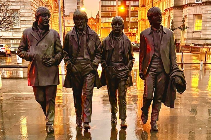 Liverpool by Night – Private Flexible Evening Tour