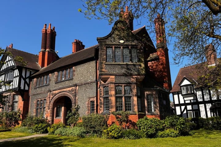 Chester and Port Sunlight Day Tour from Liverpool