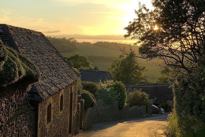 Explore the Cotswolds by Car with Pub Lunch