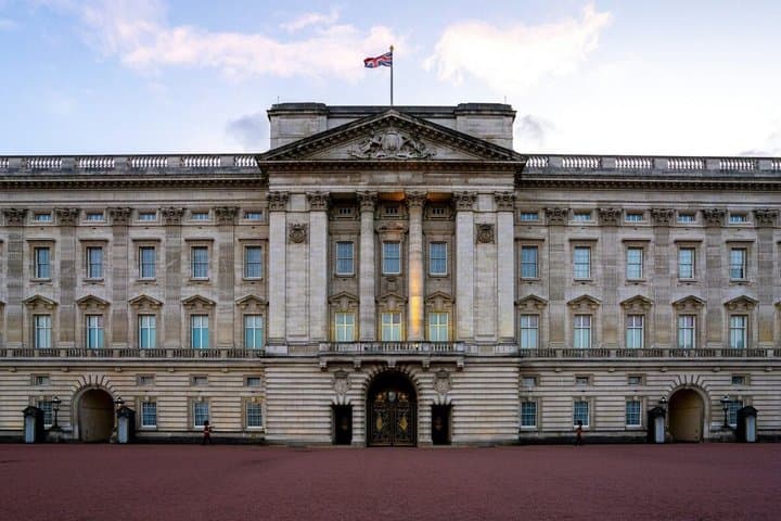 London Self Guided Walking Tour with Audio