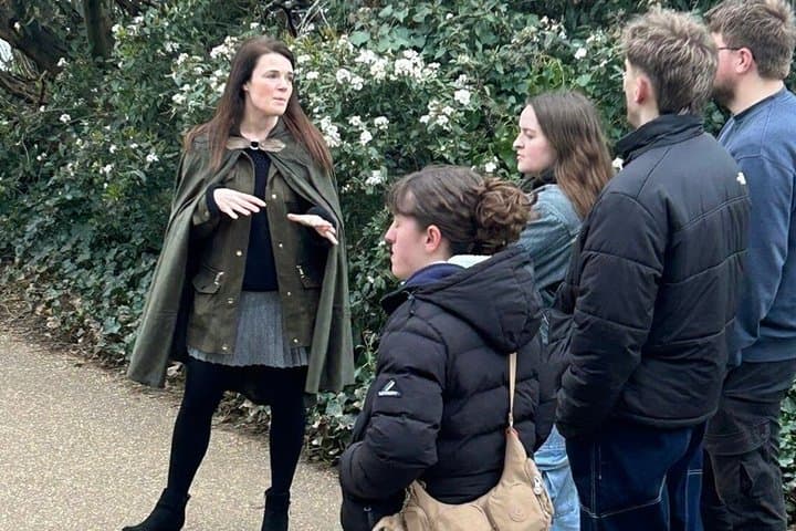 The Twisted Tales: Stratford-Upon-Avon's Dynamic Walking Tour