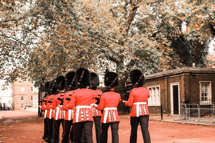 London Changing of the Guard Guided Tour
