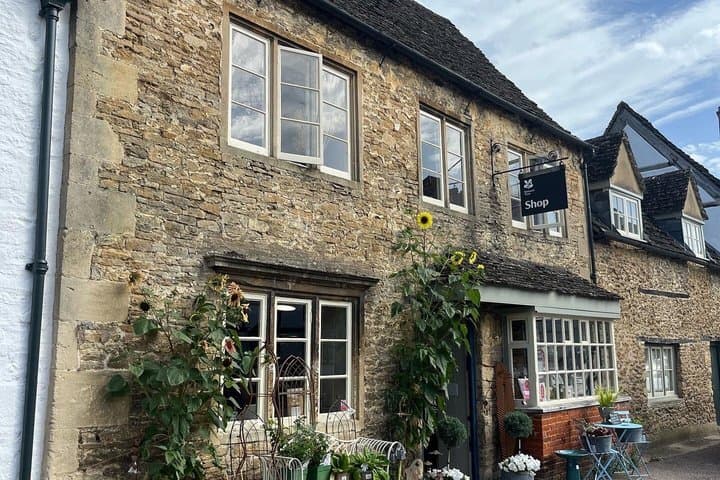 Half Day Quintessential Cotswold Village Trip from Bath