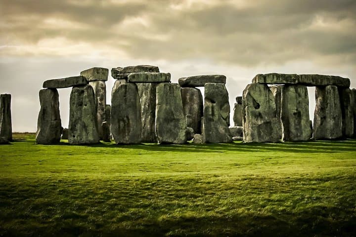 Stonehenge and Avebury Mythical Stone Circles Day Trip