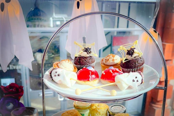 London Halloween Afternoon Tea Bus Tour