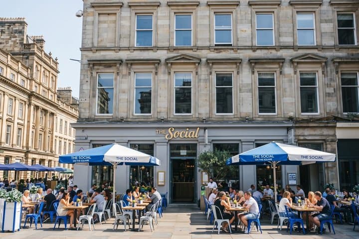 Private Walking Tour in Glasgow Old Town Pub Heritage