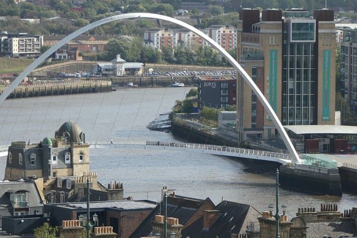 3 Hours City Tour in Newcastle Upon Tyne in Italian or English
