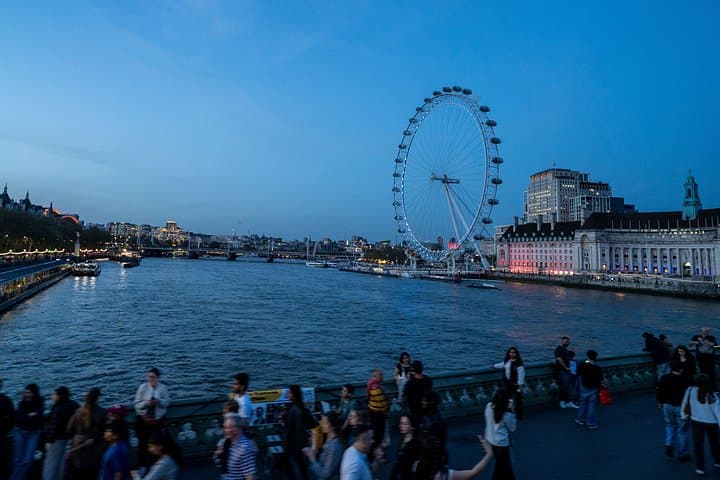 London Vintage Open Top Bus Night Tour with Live Guide