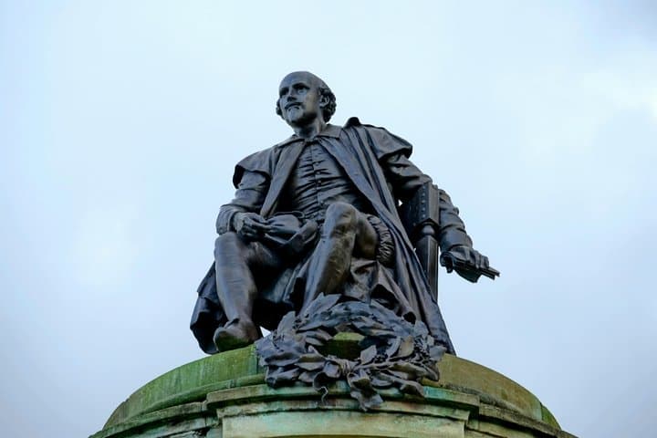 Shakespeare's Stratford-Upon-Avon & Hidden Gems Self Guided Tour