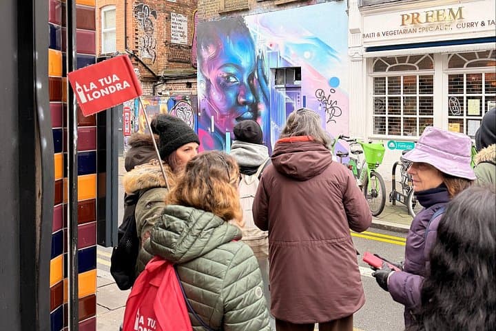 New London Tour Explore the Authentic Quarters