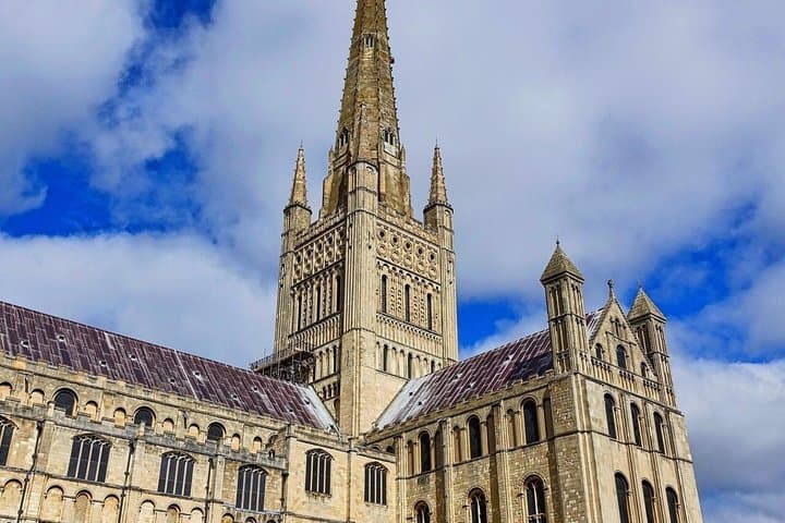 Norwich Essentials: Cathedral, Elm Hill, Castle and Riverside