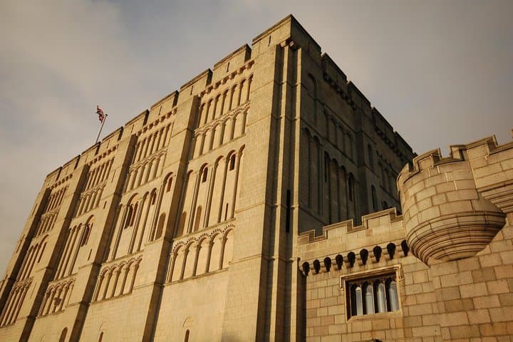 Norwich Essentials: Cathedral, Elm Hill, Castle and Riverside