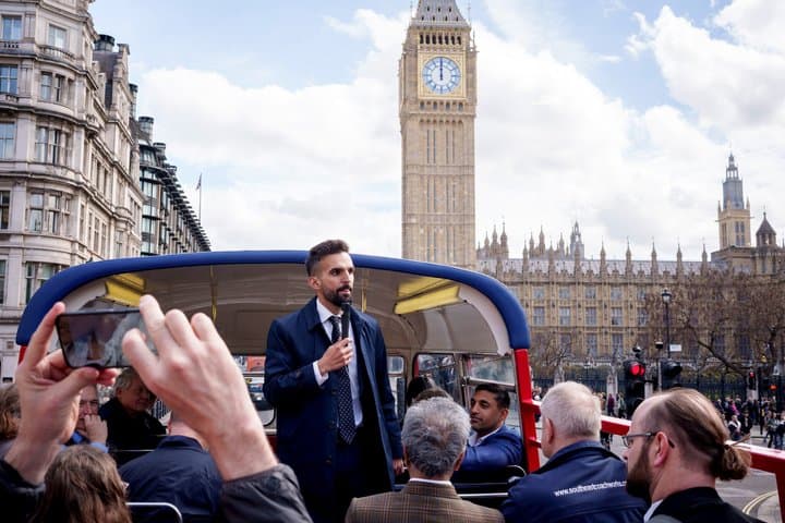 London’s First Electric Vintage Bus Tour with Live Guide