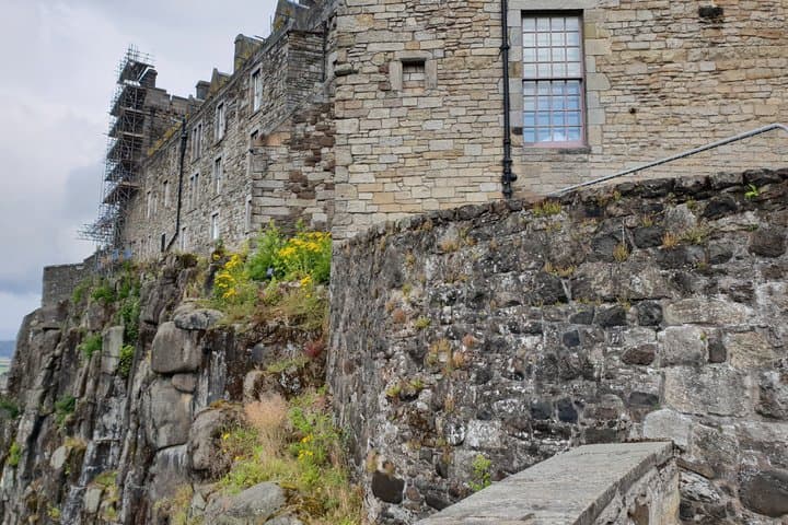 Stirling Castle Wallace Monument and Linlithgow Palace Tour