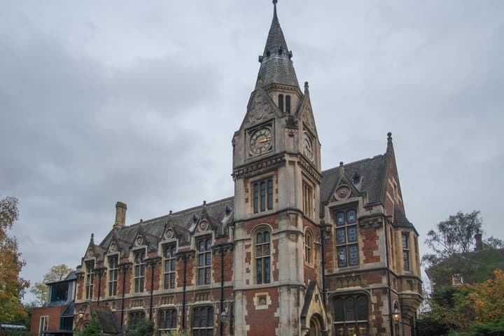 Mandarin: Cambridge Alumni Walking Tour and King College Entry