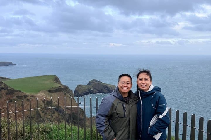 Giants Causeway and FREE Belfast Mural Tour for Cruisers