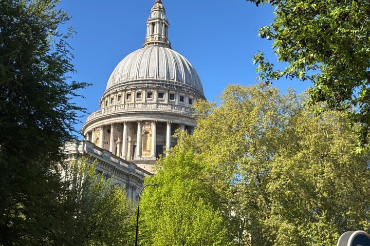 Money and Power in the City Sightseeing Tour