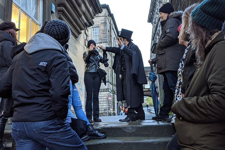 Guided Street Magic Walking Tour of Edinburgh