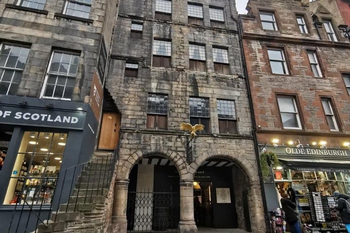 Edinburgh’s Secrets and Old Town Walk