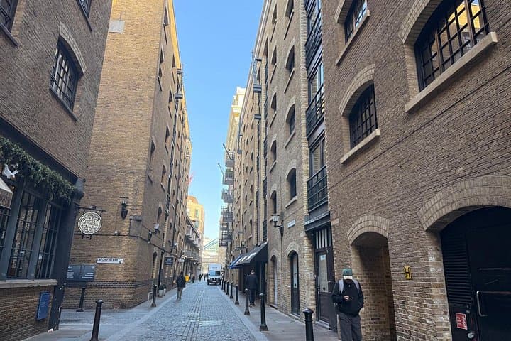 Secret Streets Self Guided Treasure Hunt in Tower Bridge