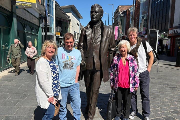 Private Liverpool Beatles Taxi Tour + Cavern Finale