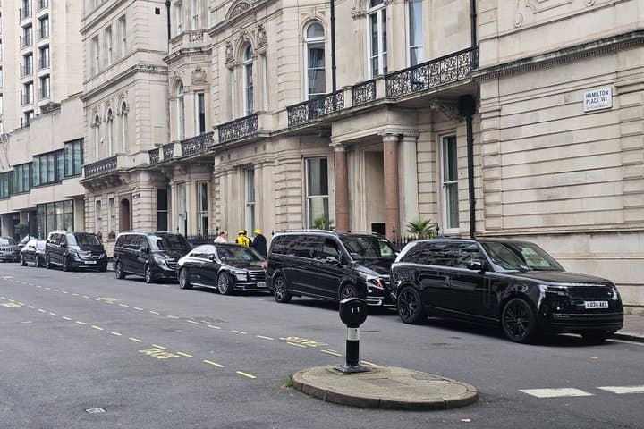 Chauffeur Limo Service From London any Hotels to Heathrow Airport