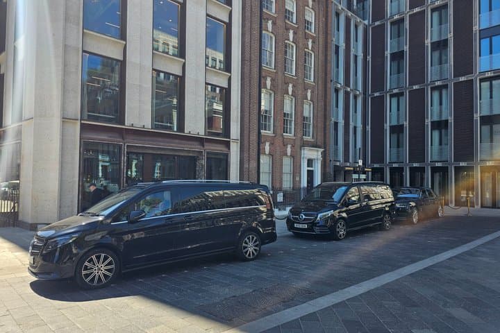 Private Chauffeur London City Airport to/from any London Hotels