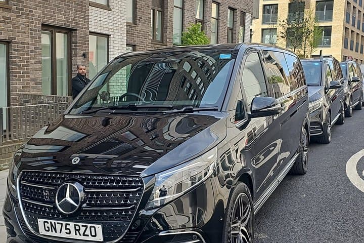 Private Chauffeur London City Airport to/from any London Hotels