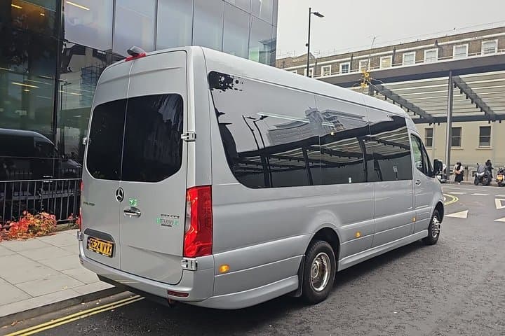 Private Chauffeur London City Airport to/from any London Hotels