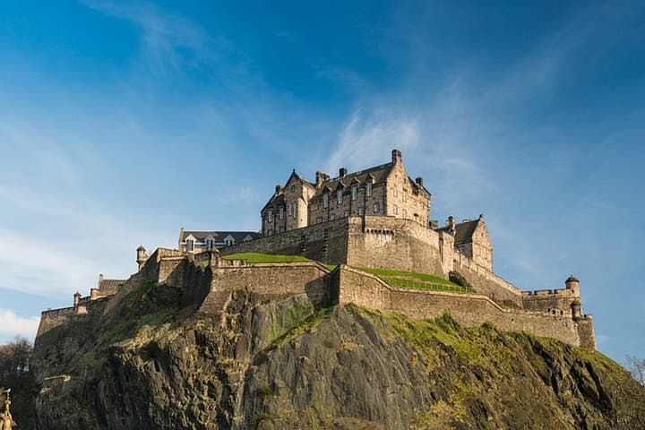 Edinburgh Royal Mile Scavenger Hunt Adventure