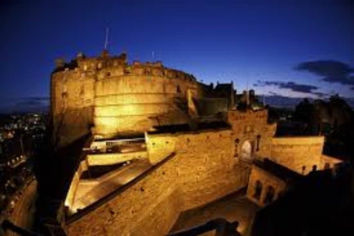 Edinburgh Royal Mile Scavenger Hunt Adventure