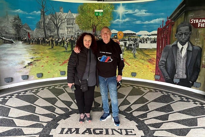 Private Liverpool Beatles Taxi Tour + Cavern Finale