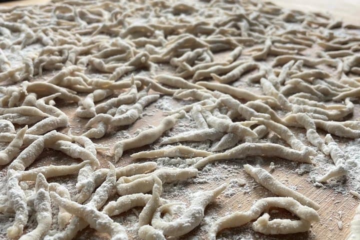 London: Cook an Italian feast - Pasta and Pesto with Crostata