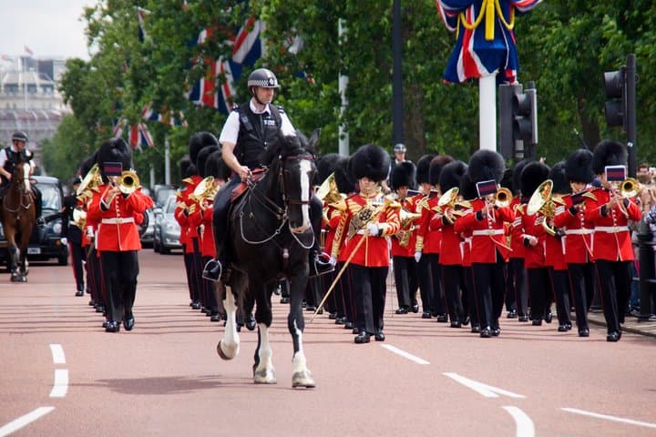 London Changing of the Guard Guided Tour