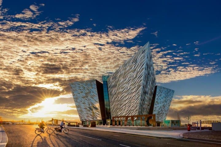 Giant’s Causeway and Titanic Experience from Belfast Port