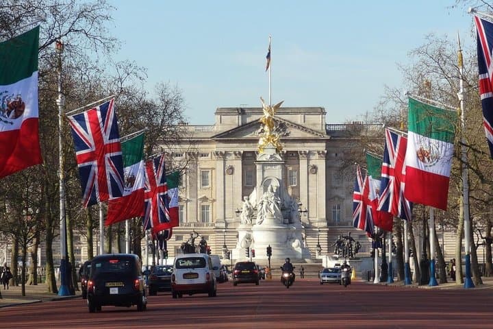 London Highlights Walking Tour with Westminster Abbey Entry