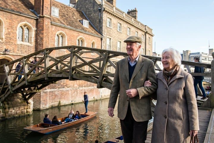 Private Heritage Walking Tour in Cambridge Old Town