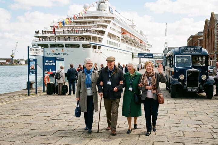 Private Full-Day Heritage Tour from Historic Southampton