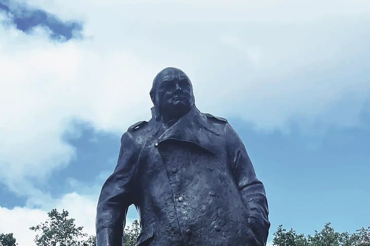 London Churchill War Rooms and Chartwell House One Day Tour