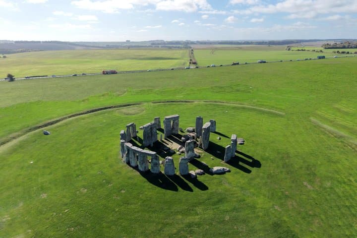 Private Windsor Castle Stonehenge Bath Luxury Tour