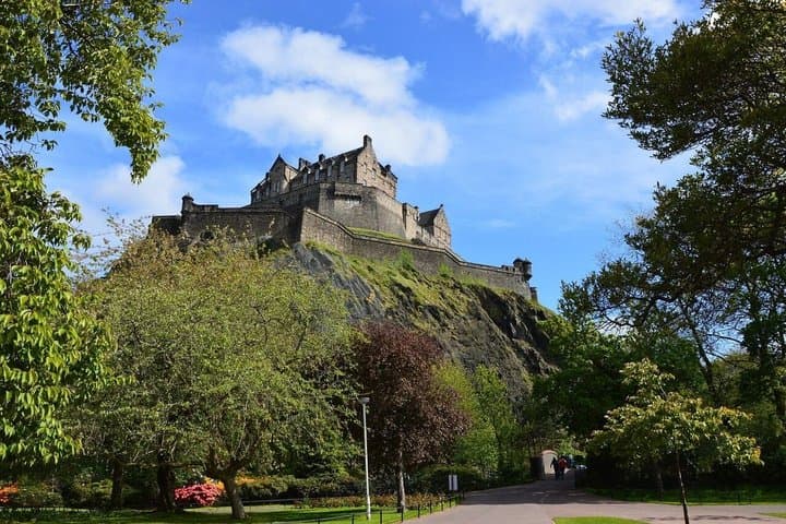 Edinburgh Royal Mile Self-Guided Audio Tour