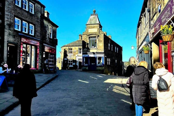 Bronte Tour (Entrance Fees Included)